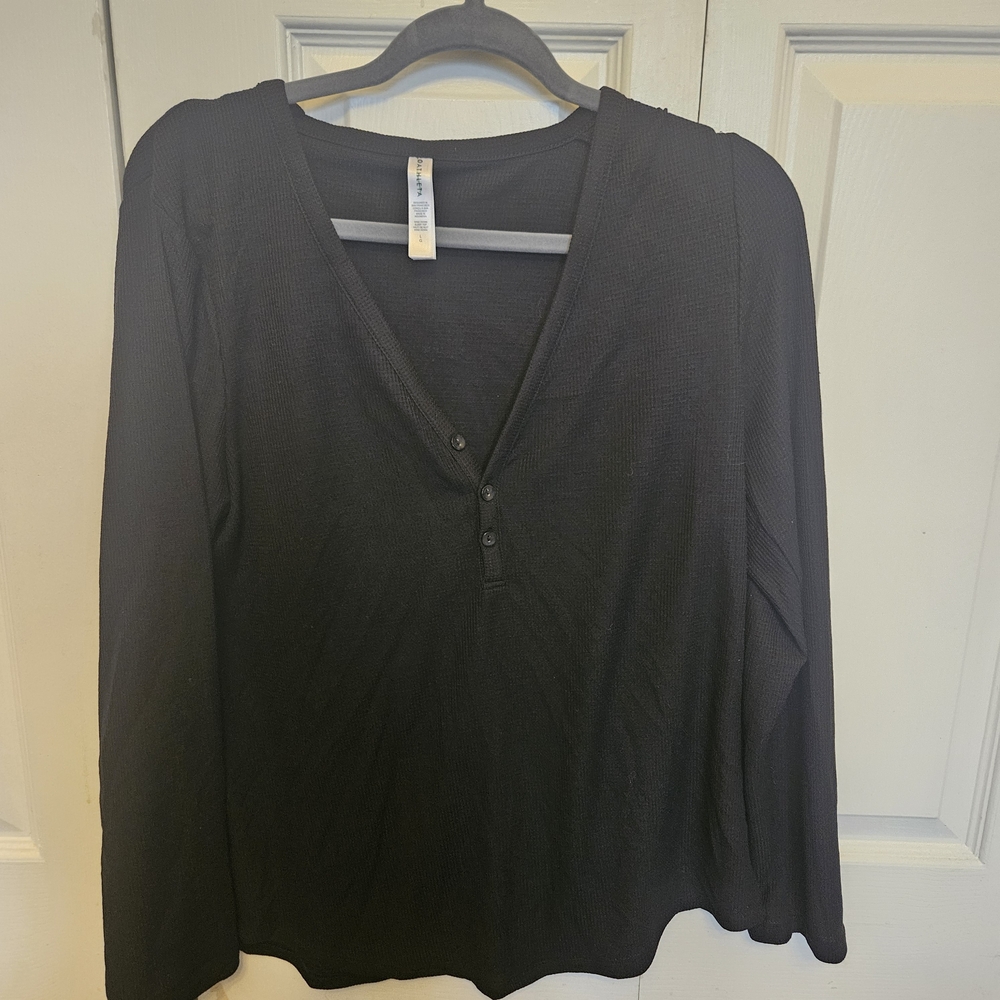Athleta Black Long Sleeve V-Neck Top